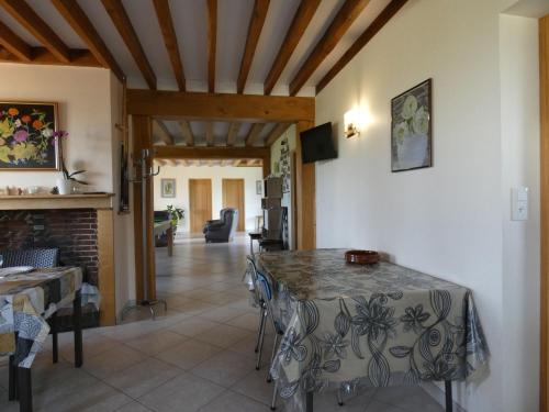 Gîte familial 5 pers avec billard et terrain de jeux (Gite familial 5 pers avec billard et terrain de jeux) in Happonvilliers