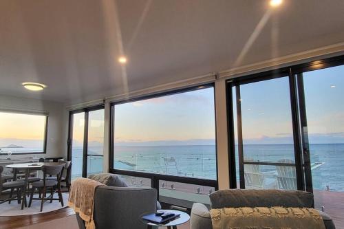 Heathcliff. Stunning ocean views! in Boat Harbour