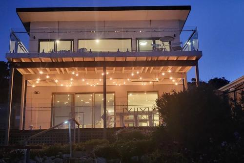 Heathcliff. Stunning ocean views! in Boat Harbour