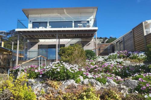 Heathcliff. Stunning ocean views!