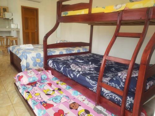 Κρεβάτι, Suite privada para 5 personas - #5 Playa Engabao in Engabao