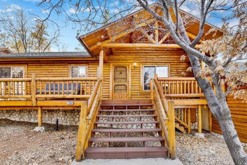 2346-Crescenta Pines Log Cabin cabin