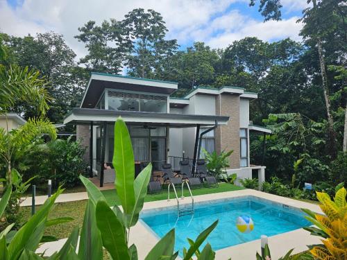 Villas Töcu-Casa Perezoso, Fortuna