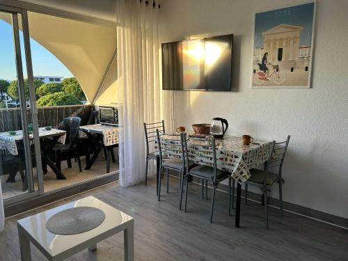 Appartement Port Camargue, 1 pièce, 3 personnes - FR-1-250-262 - Location saisonnière - Le Grau-du-Roi