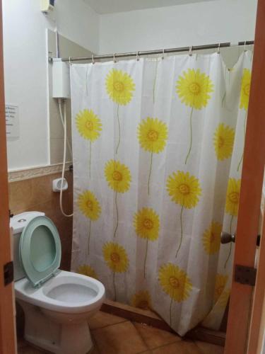 Zuhanyzó, WJV INN JY near Taoist Templom