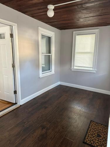 *Cozy, Convenient Boston. Indulge, you deserve it* *Cozy, Convenient Boston. Indulge, you deserve it*