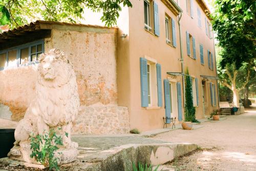 Gîte dans Bastide Provençale, Piscine & Sauna - Apartment - Auriol