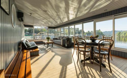 Houseboat - best place in Prague, Praga (foto 3)