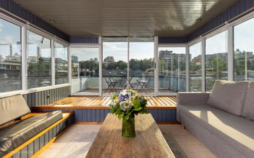 Houseboat - best place in Prague, Praga (foto 7)