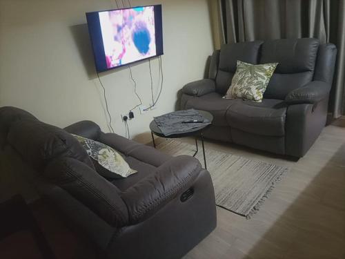 Lux Suites Narok Holiday Homes in นาร็อค