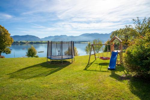 A környék, Seehotel und Appartements Schnoller in Rieden am Forggensee