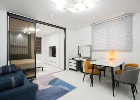 Jeju Seomun Residence Hotel (1)