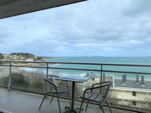 Bel appartement VUE MER avec wifi, balcon à PERROS-GUIREC - Réf 956