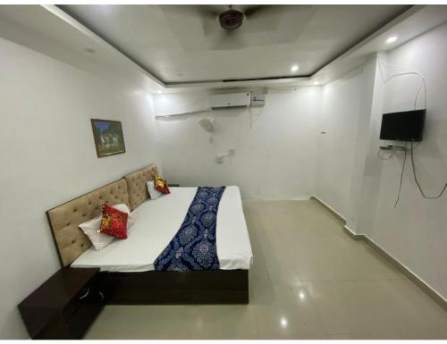 Hotel Subh Ratri, Jhansi