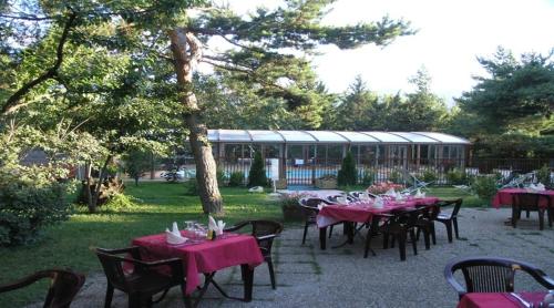 Logis Hotel-Restaurant Spa Le Lac