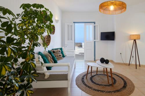 Athiri Santorini Family Friendly Hotel - image 11