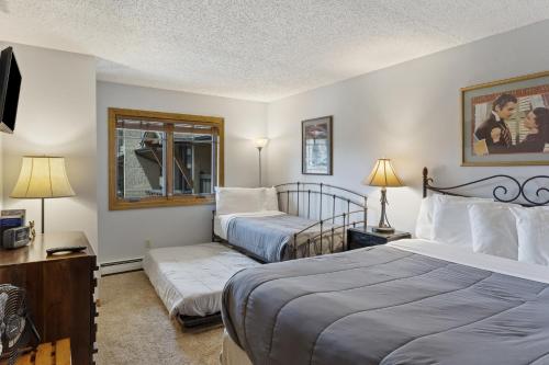 Phoenix 207 condo - image 3