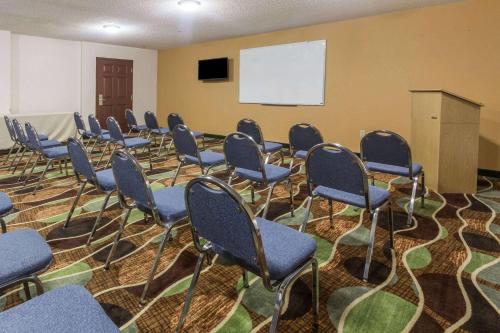Salas de reuniones, Days Inn by Wyndham Sarasota I-75 in Sarasota (FL)