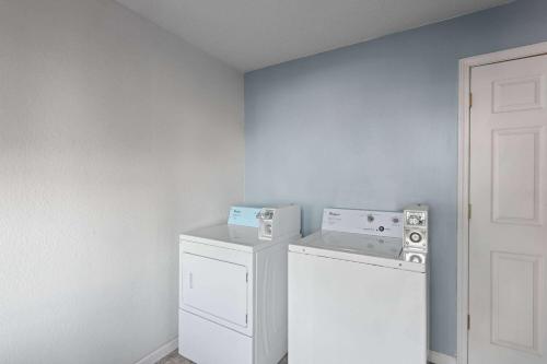 Days Inn by Wyndham Florence Near Civic Center - image 7