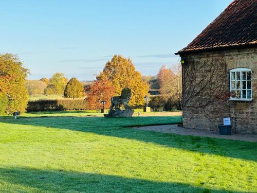 Charming Hen Cottage Countryside Retreat Lincoln