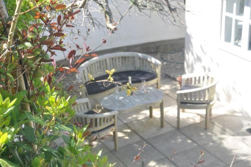 Spacious Thatched Cottage in West Lulworth, Dorset