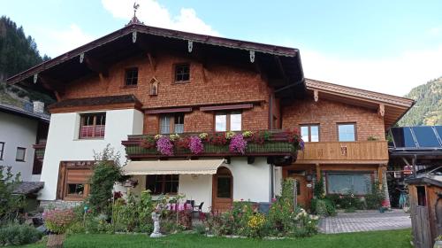  Landhaus Rasser, Pension in Rauris