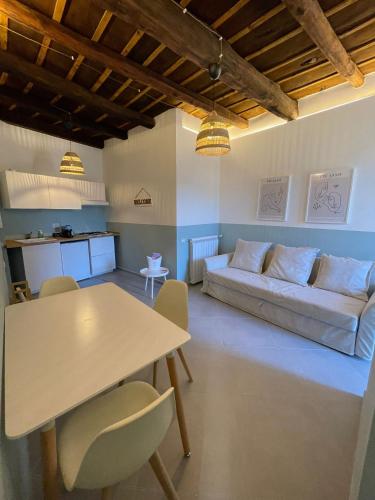 Iekārtas, Via Camerina 3 in Castelnuovo Di Porto