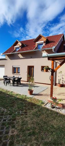 Skats, Andika Apartman Szajk in Szajk