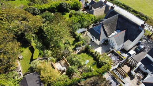 Spacious Thatched Cottage in West Lulworth, Dorset