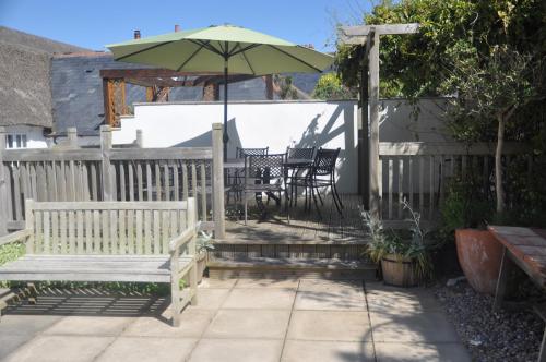 Spacious Thatched Cottage in West Lulworth, Dorset