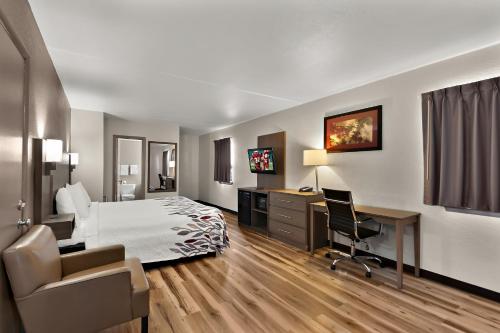 Red Roof Inn Winchester - image 10