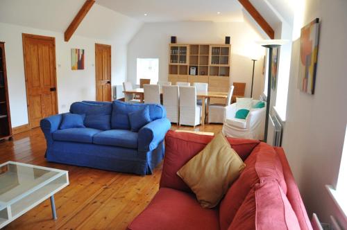 Spacious Thatched Cottage in West Lulworth, Dorset