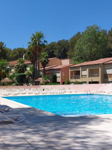 T2 avec piscine et accès privé à la mer - Location saisonnière - Sanary-sur-Mer