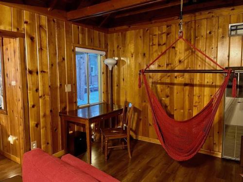 Serene and Magical Cabin w/Barrel Sauna and Fireplace