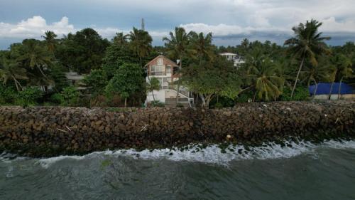 SEA BREEZE HOME STAY