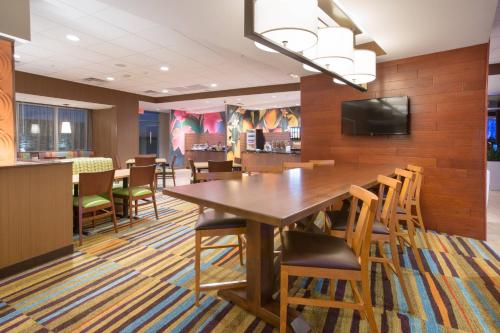 Fairfield Inn & Suites by Marriott Burlington