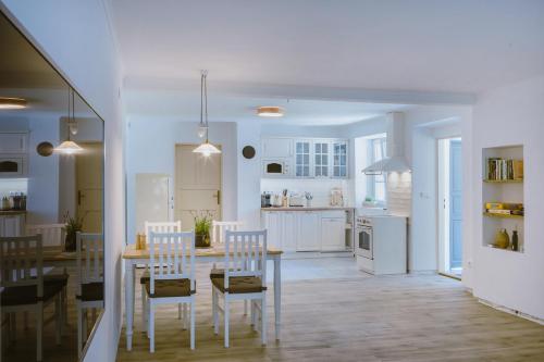 Kitchen, Chalupa Na Rachackach in Kamenice Nad Lipou