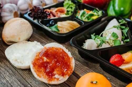 Senator Warsaw Apartments - image 4