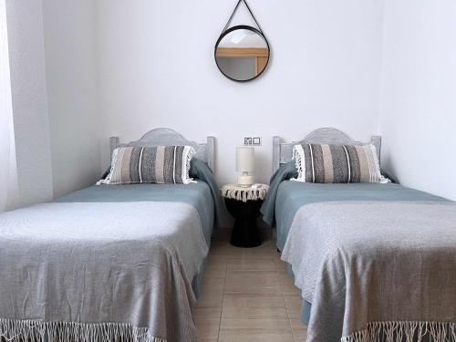 La Pereta: Immaculate quiet house, free parking. 3