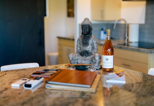 Modern, Luxury Studio With Awe Inspiring Red Rock Views Private Trail Head - Outdoor Firepit, Indoor Fireplace, on Property Sauna, Aromatherapy Steam Room, Hot Tub, Pools and Wellness Services, Sedona (foto 10)