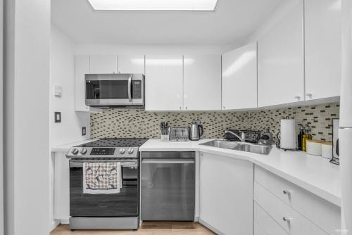 FIFA Stay 1-BR Condo Near BC Place with Free Parking and AC, Vancouver (photo 7)