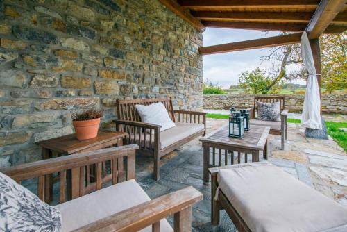 Egur Etxe I Caserío Vasco I Jardín I Porche I BBQ I Chimenea (Egur Etxe I Caserio Vasco I Jardin I Porche I BBQ I Chimenea) in Zuia