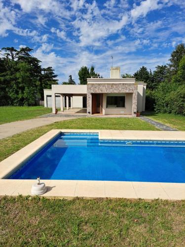 HERMOSA CASAS QUINTA EN JUNIN (BS AS)