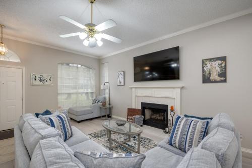 Spacious Brick House 3BR 2BA A+ in Denton, USA