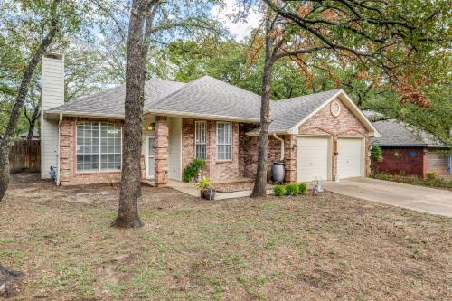 Spacious Brick House 3BR 2BA A+ in Denton, USA