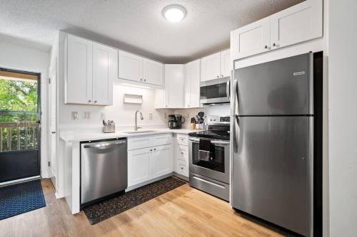 Peaceful Treetop Condo - 2br/2ba in Hilton Head Island (SC)