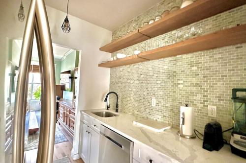 Relaxing & cozy SPA. apt in Brooklyn mins to MHTN in Brooklyn, USA