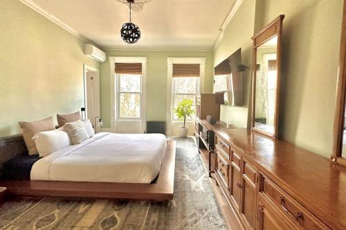Relaxing & cozy SPA. apt in Brooklyn mins to MHTN in Brooklyn, USA