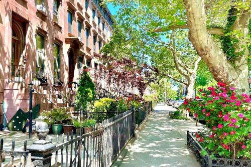 Relaxing & cozy SPA. apt in Brooklyn mins to MHTN in Brooklyn, USA