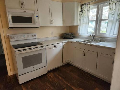 Konyha, Near Marist/Vassar/Culinary Inst./Historic Sites! in Arlington (NY)